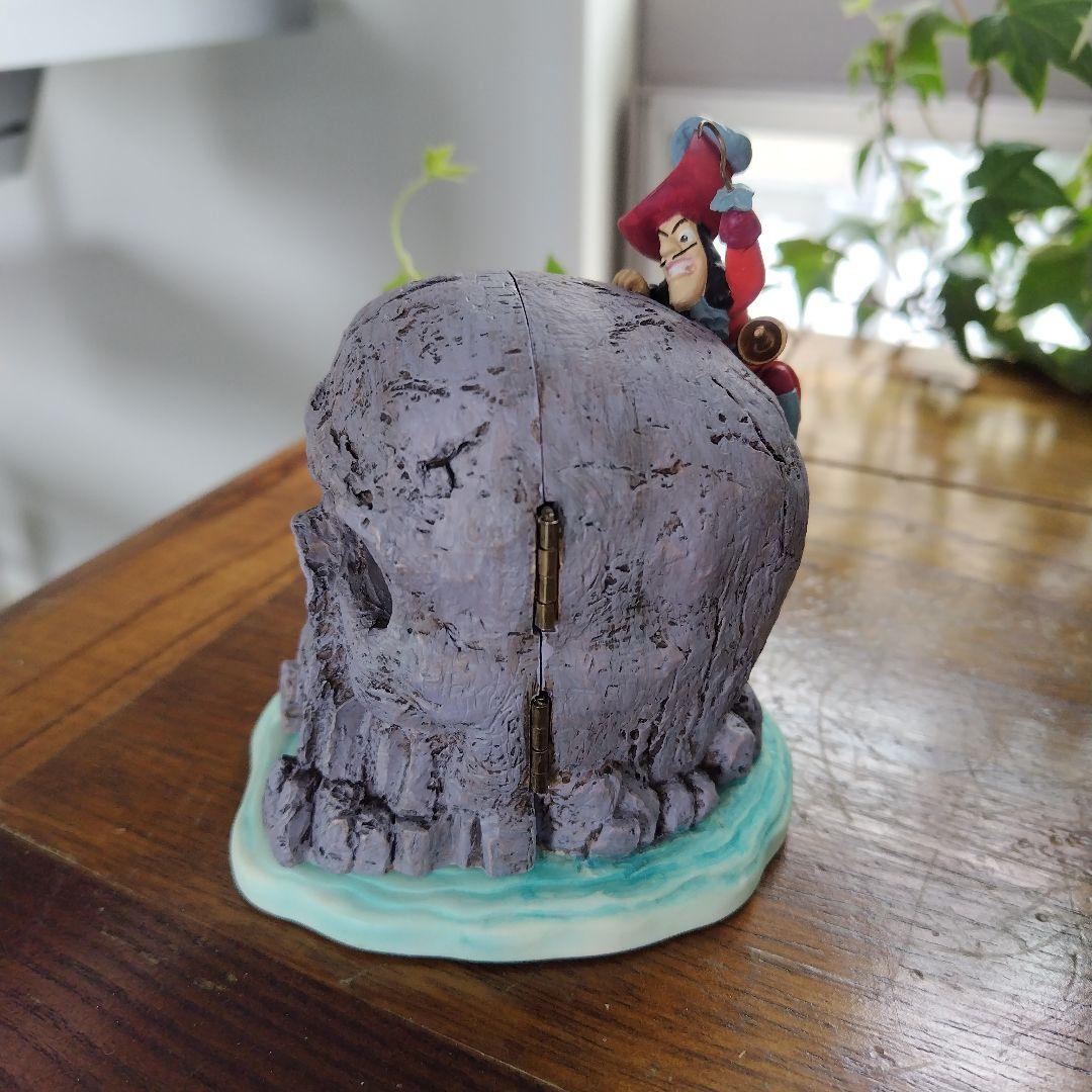 極美品！ディズニー NEVERLAND ピーターパンとフック船長　ドクロ置物