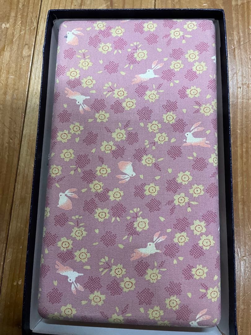 津軽三味線用、2丁撥入　ピンクにウサギ柄