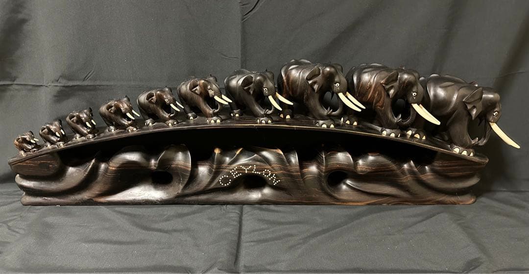 手彫りの象の彫刻 - 高品質エボニー製アート作品（スリランカ製）