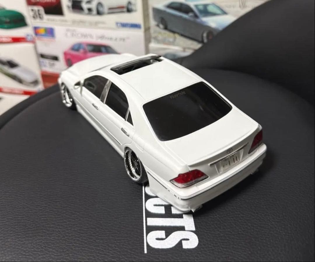 アオシマ モードパルファム GRS182 クラウン