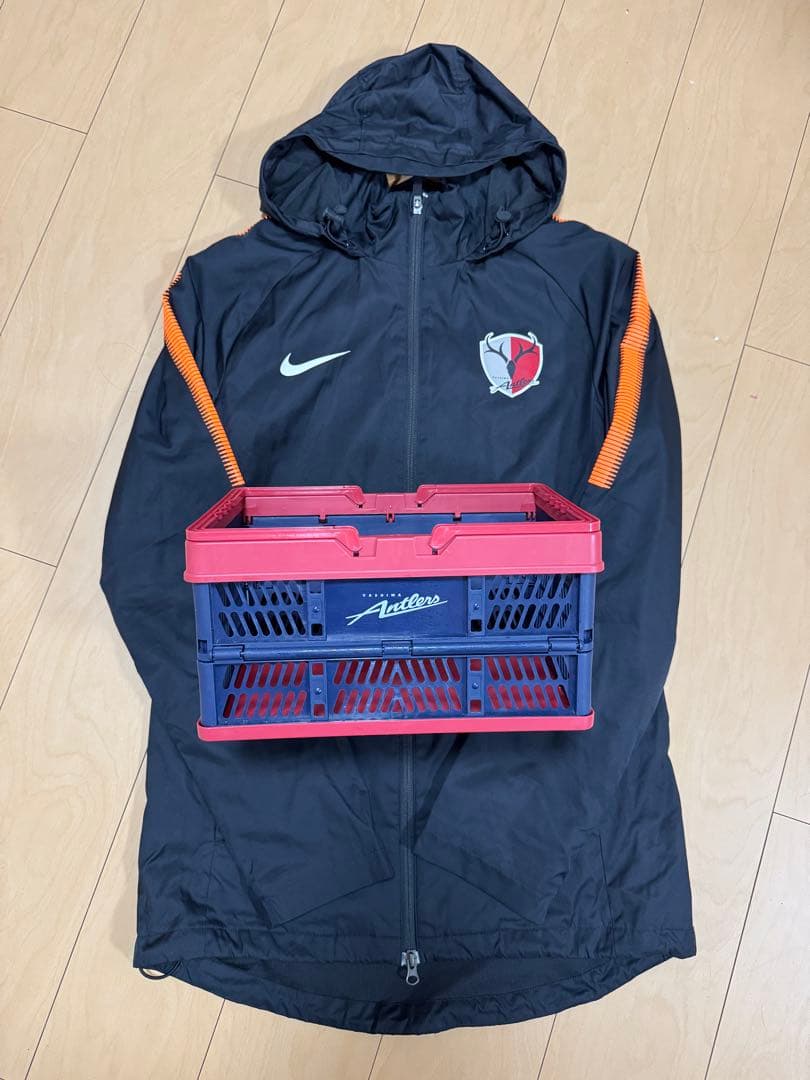 アントラーズ　スタッフ支給　Nike ウィンドブレーカー L