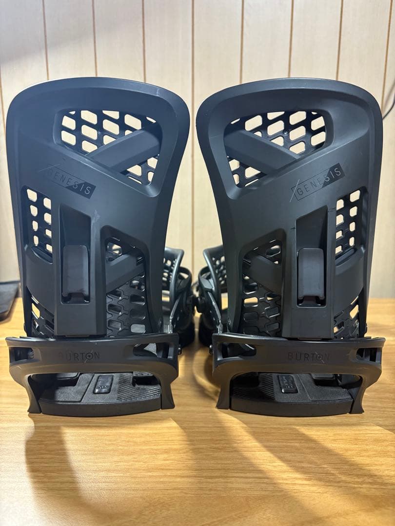 Burton バートン GENESIS ジェネシス reflex Mサイズ