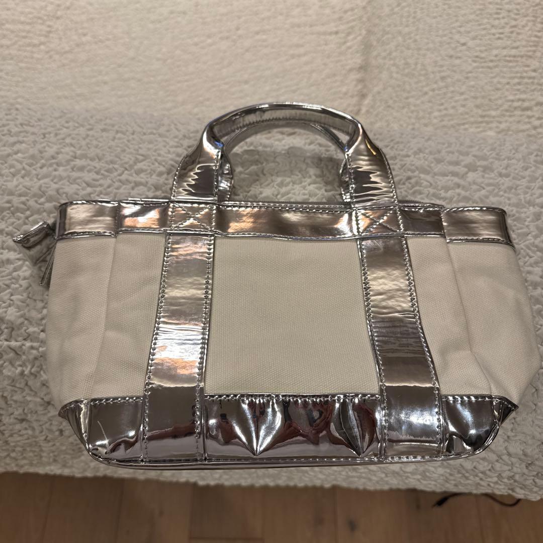 美品　JACKBUNNY カードバッグ ホワイト シルバー ドラえもん