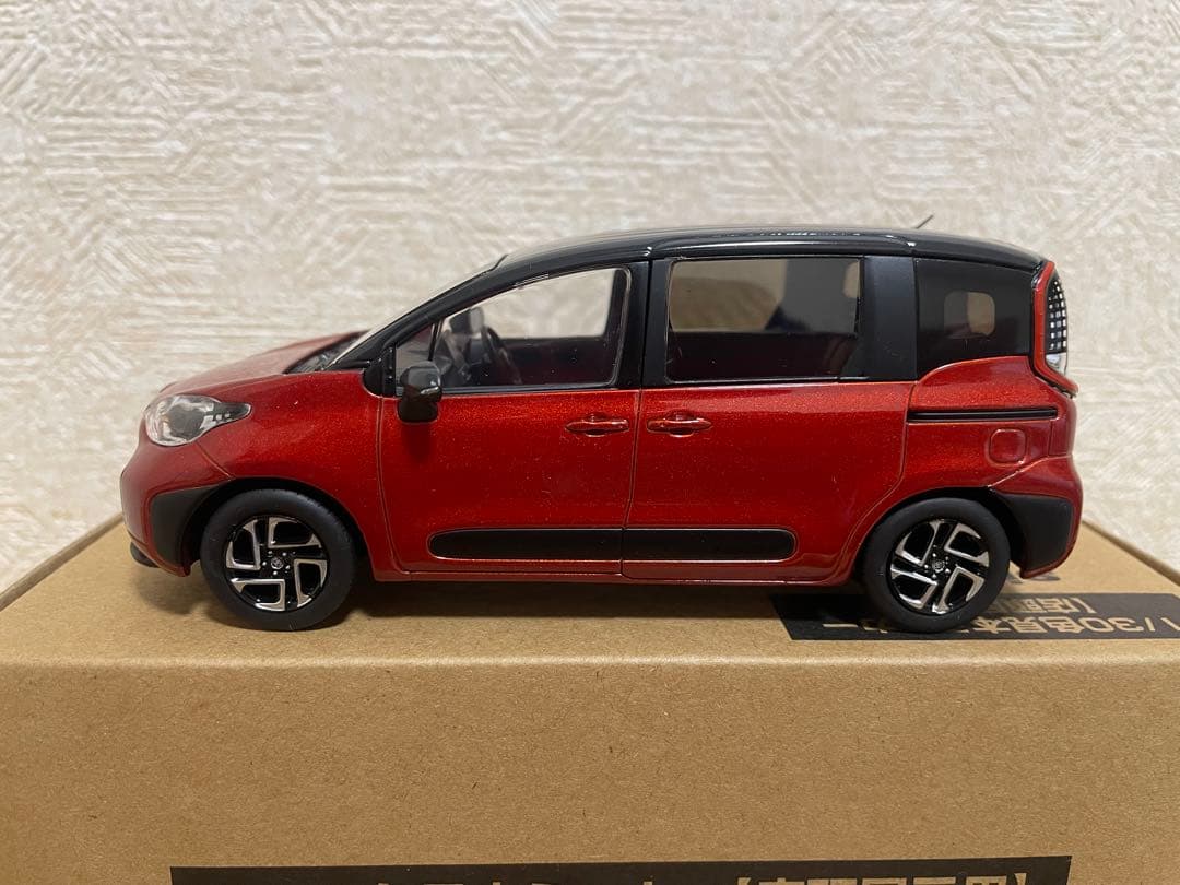 トヨタ シエンタ 1/30スケールモデル ミニカー