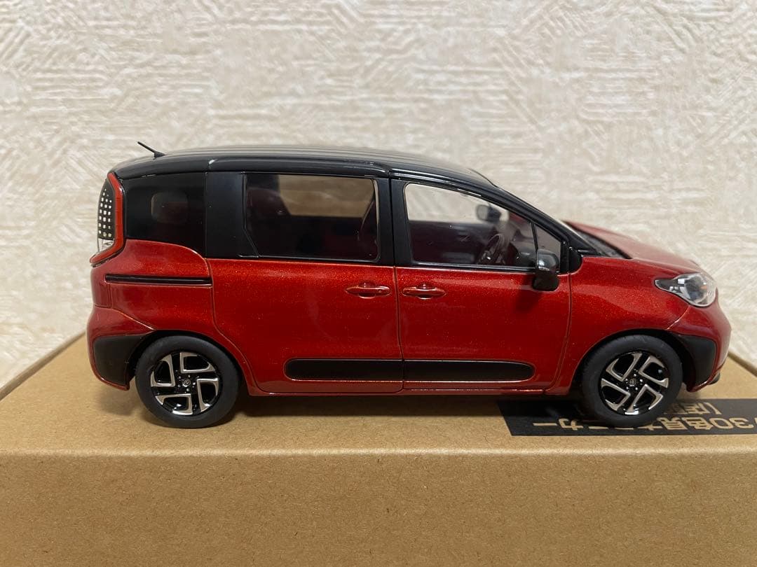 トヨタ シエンタ 1/30スケールモデル ミニカー