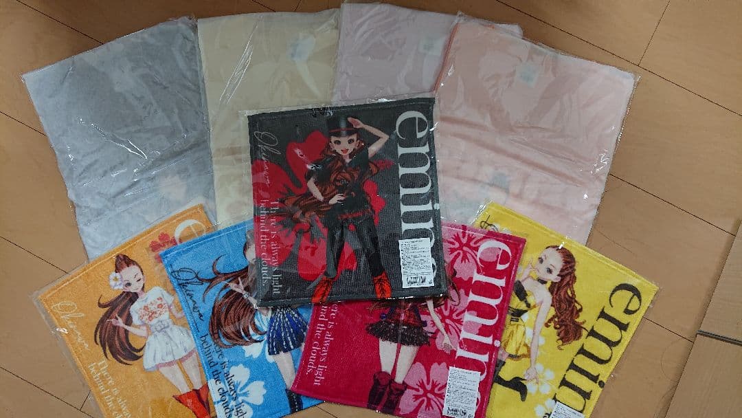エミーナ TシャツMサイズ4種&ハンドタオル4種セット+非売品グレー