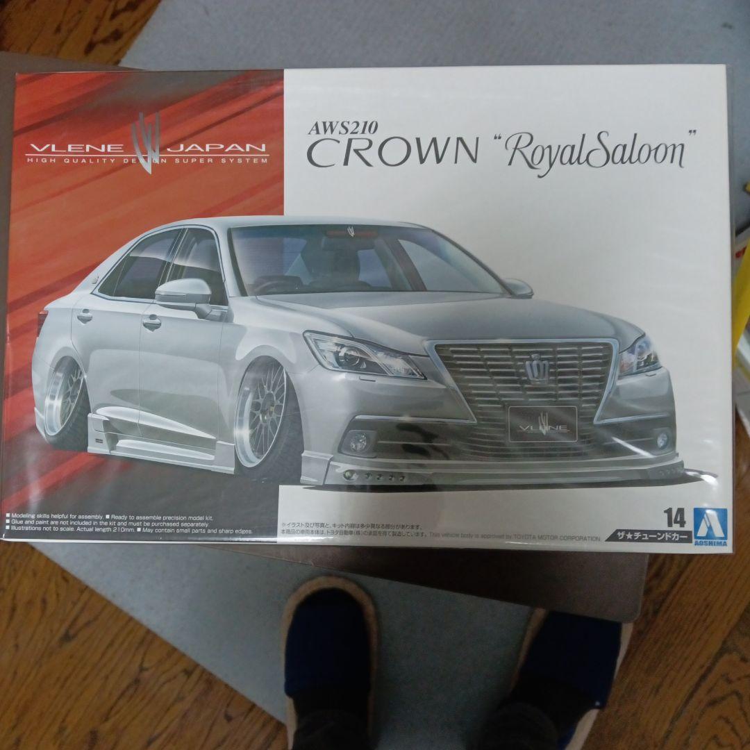 CROWN \