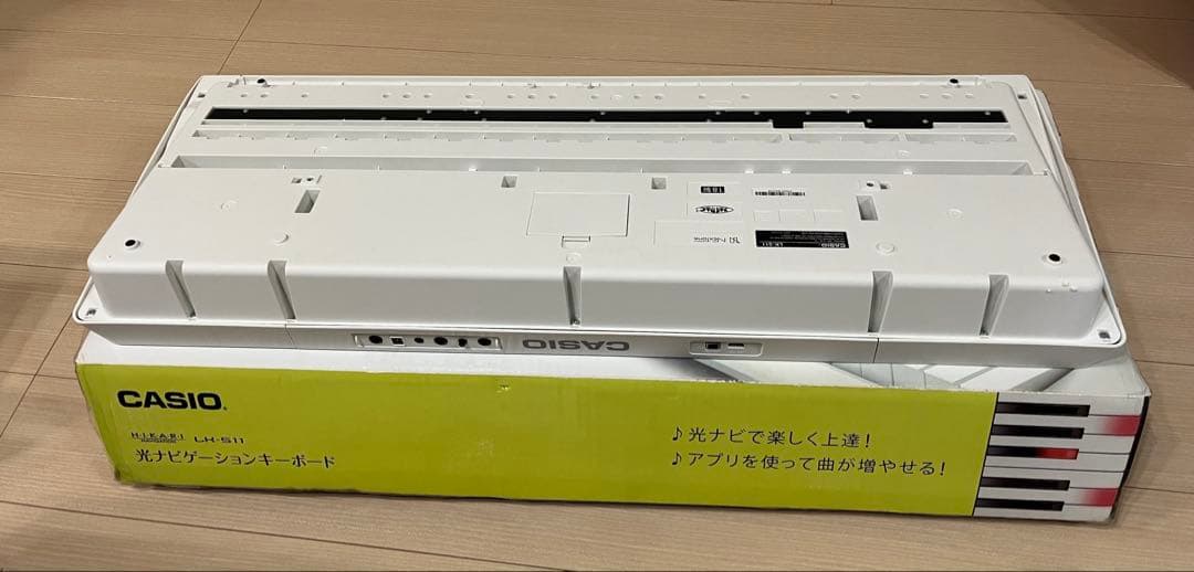 電子ピアノ　CASIO　LK-511 キーボード　光ナビゲーション
