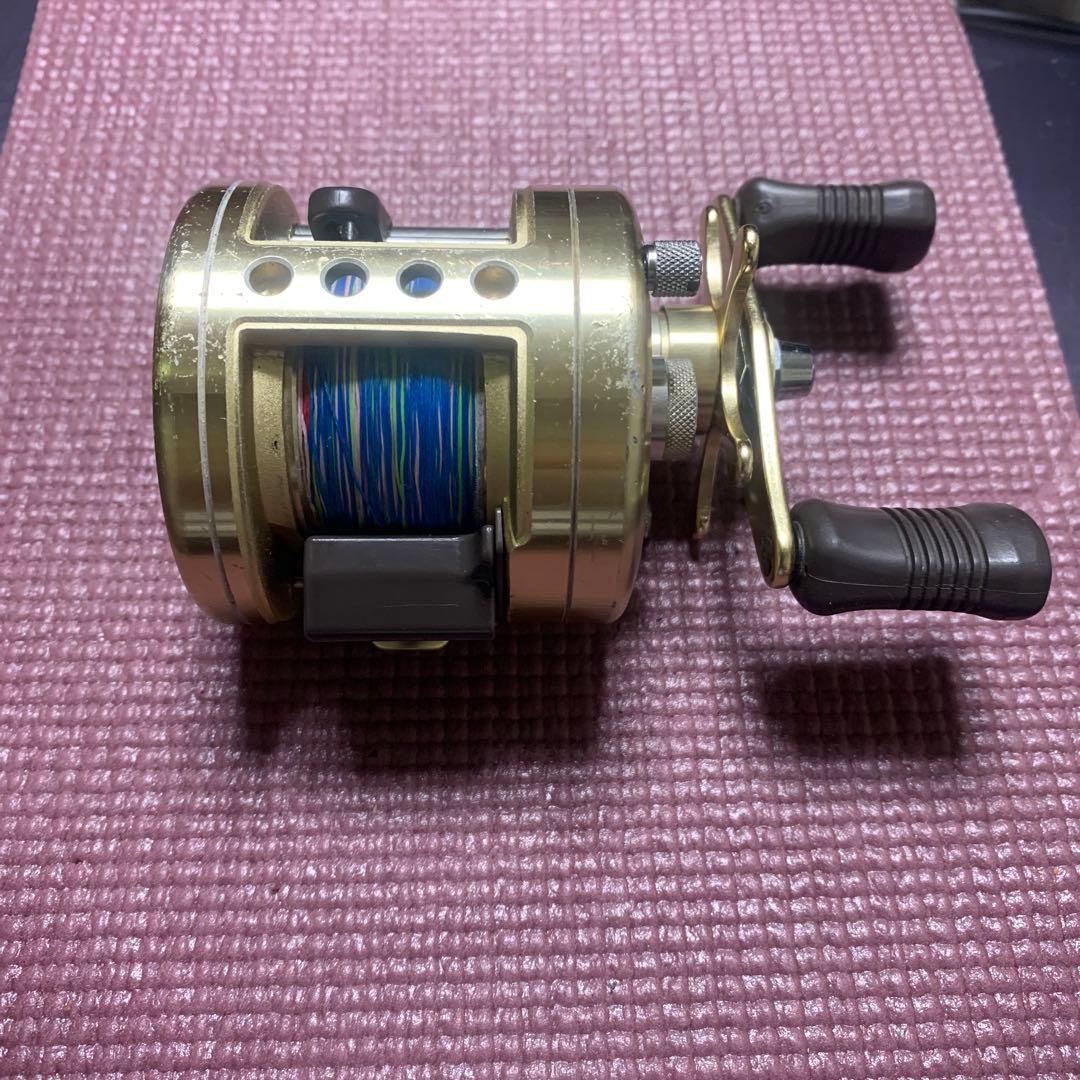 SHIMANO CALCUTTA 200XT 右巻き ベイトリール カルカッタ