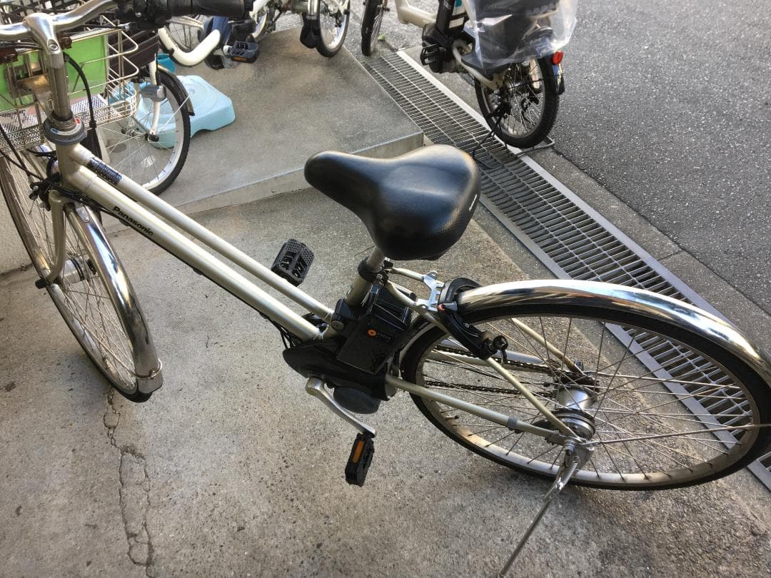 地域限定送料無料　ビビ　シティ　内装5段変速　チタンシルバー　神戸市　電動自転車