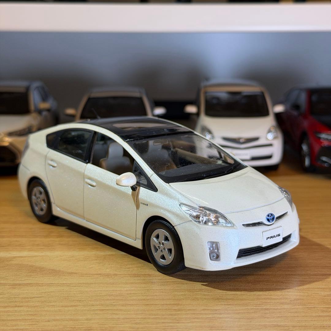 【非売品】トヨタ プリウス カラーサンプルミニカー 1/30