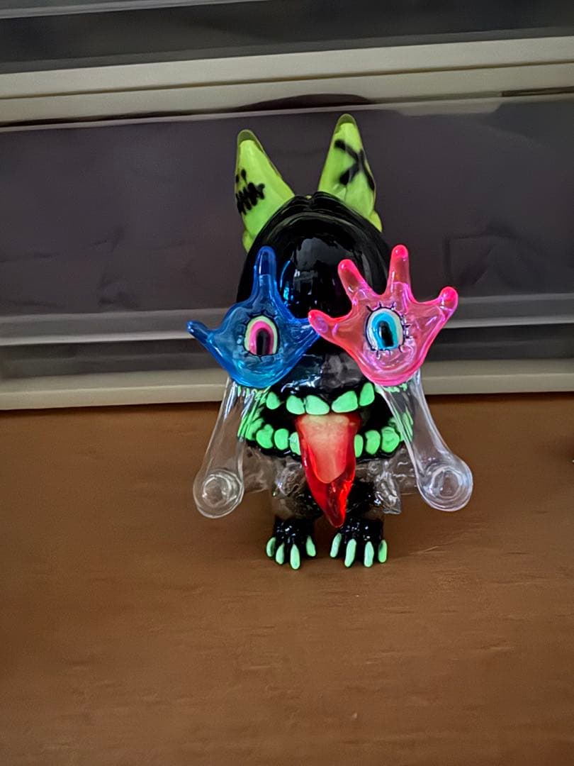 GRAPE BRAIN turn up toys バグるちゃん 蓄光