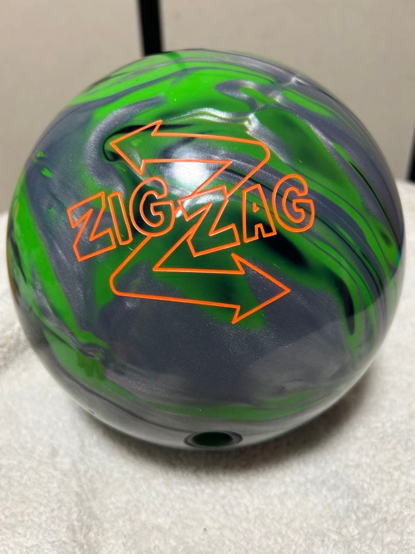ZIG-ZAG ボウリングボール 14LB ブラック/シルバー/ライム