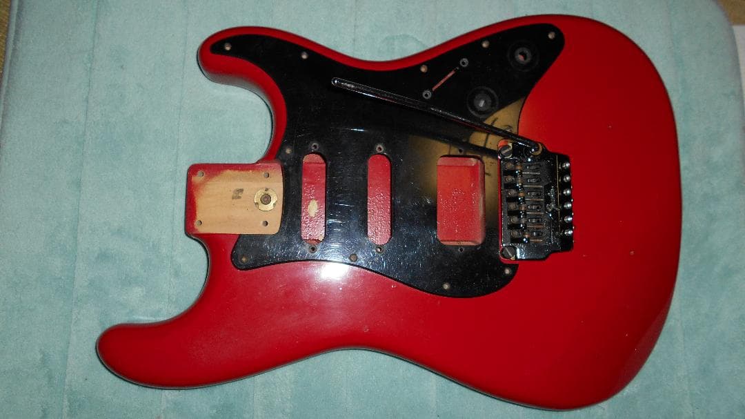 JV期かも？専用レアブリッジ付Fender/J ST556 ボディ