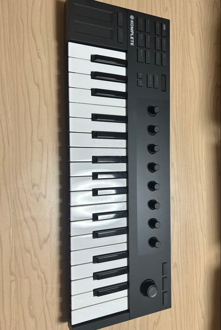 DTM・DAW KOMPLETE KONTROL M32
