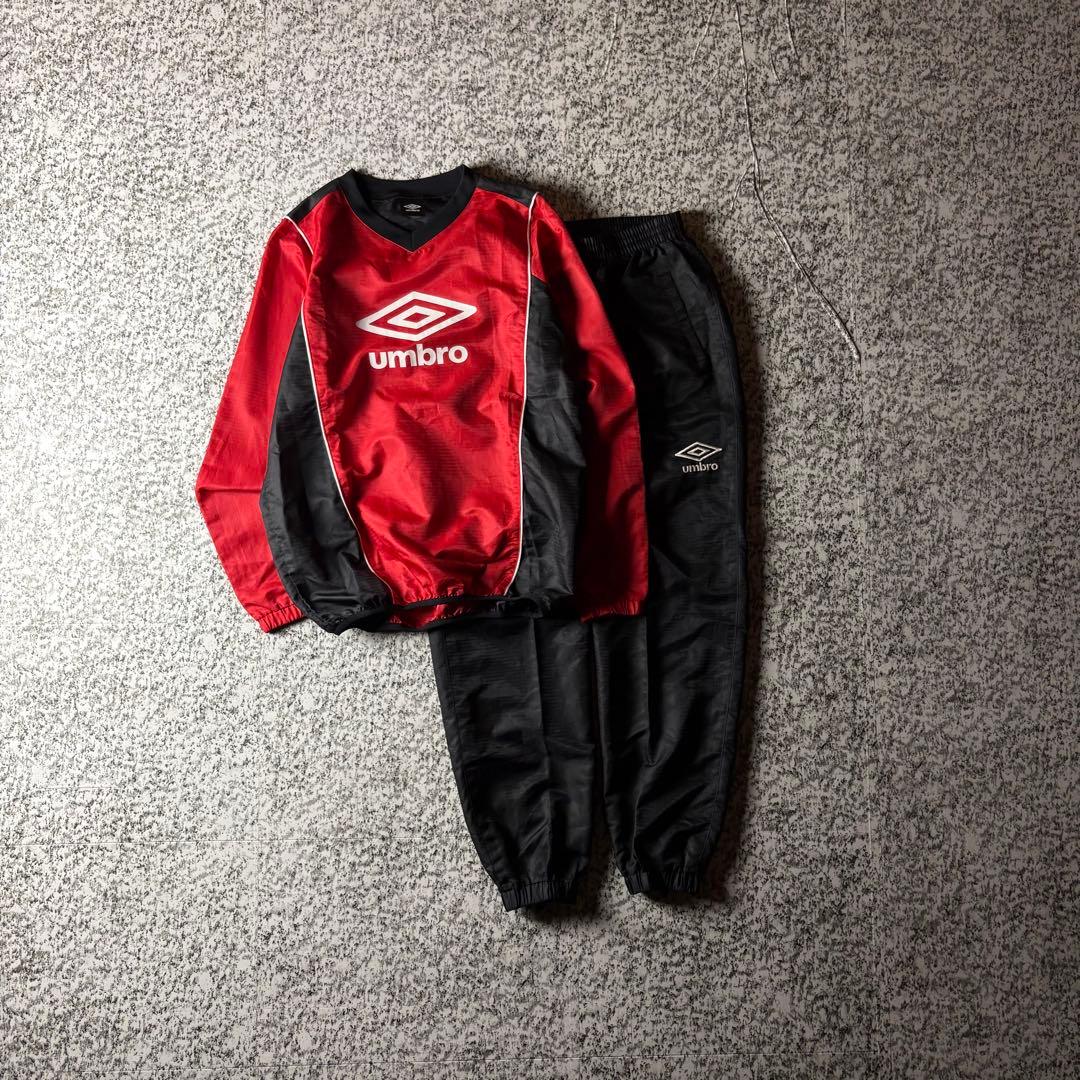 セットアップ　umbro アンブロ　ナイロンピステ　フットサル　上下セット