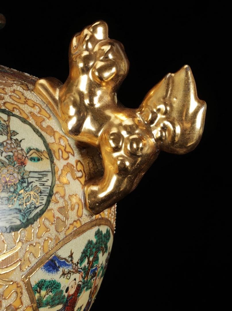 薩摩焼 金襴手色絵金彩 着物美人唐子風景窓絵付 獅子耳大香炉 高さ44cm