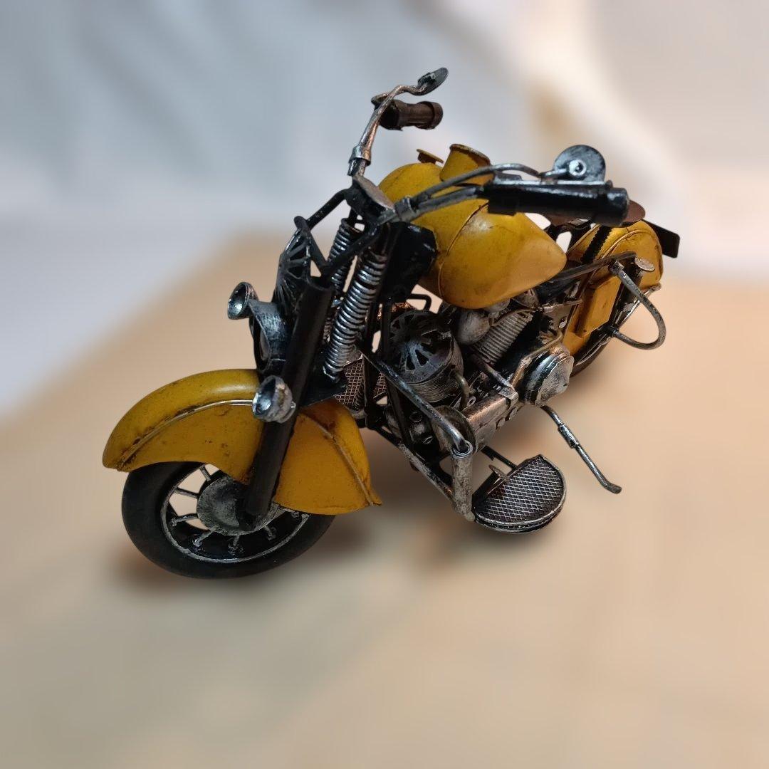 153.イエローバイクモデル 約15cm横23センチ