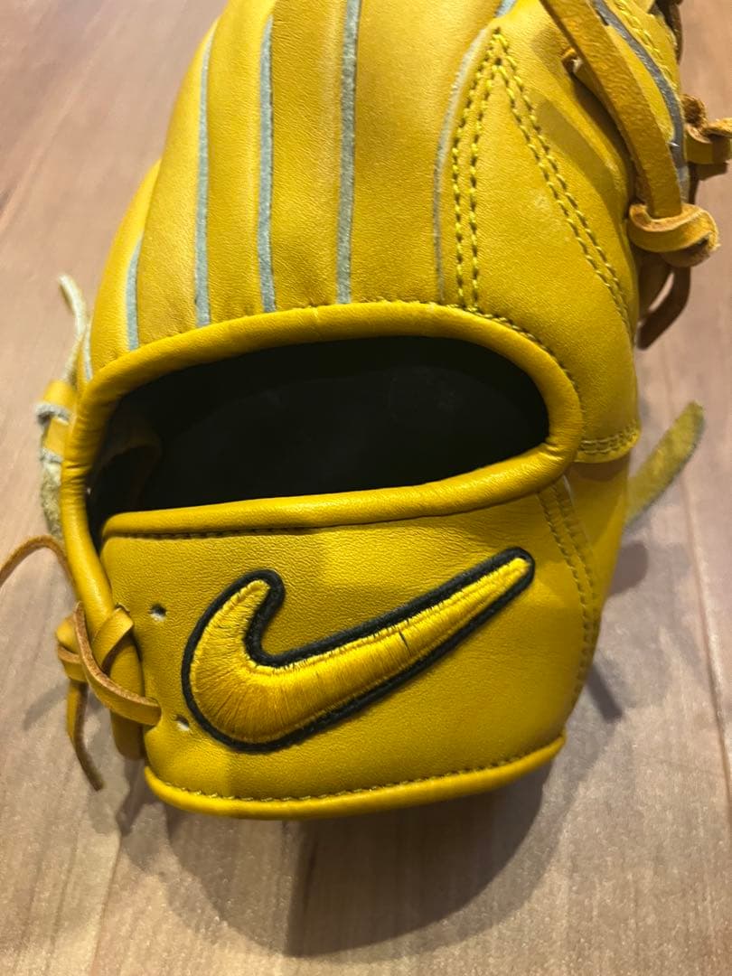 ナイキ　NIKE 軟式グローブ イエロー