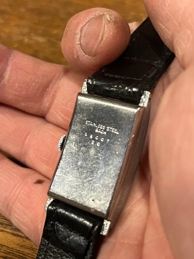 ヴィンテージ　MADE IN SWISS レクタンギュラー カーベックス 手巻
