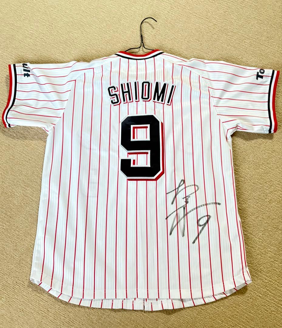 スワローズ ユニフォーム 塩見　サイン入り