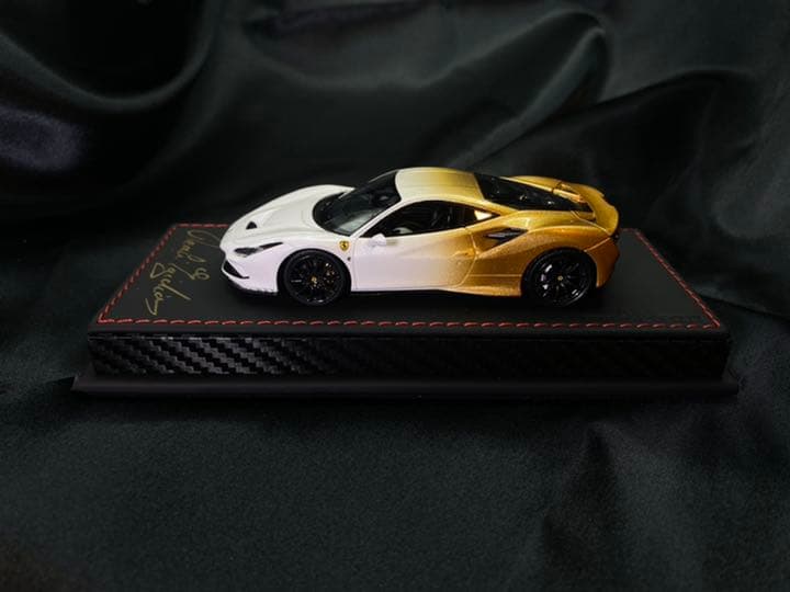 MR コレクション　1/43 F8 Tributo 限定モデル