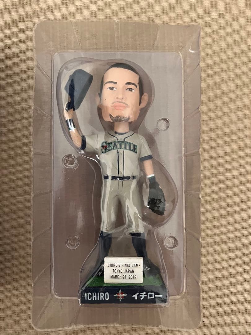 イチロー選手　ボブルヘッド　引退試合記念品