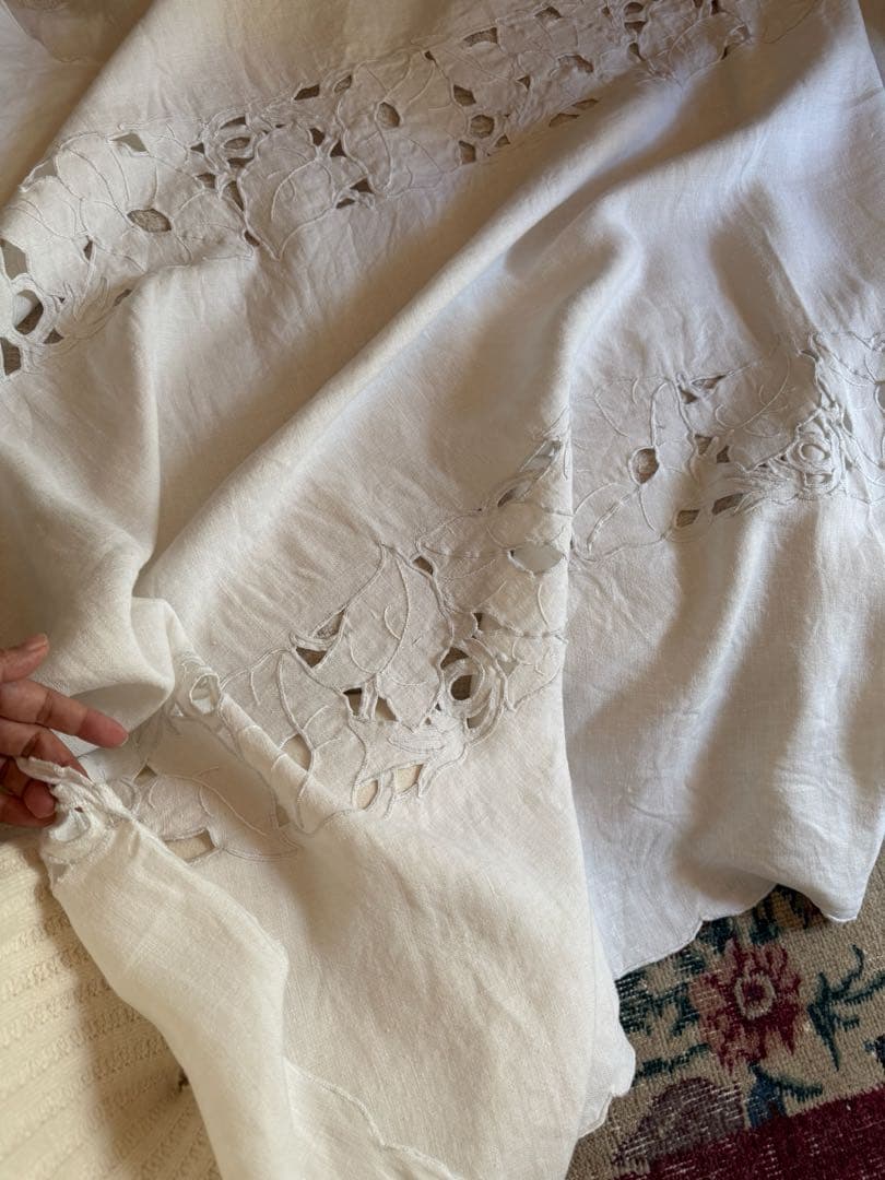 フランスアンティークஐ⋆*くったり素敵なくりぬき刺繍のクロス