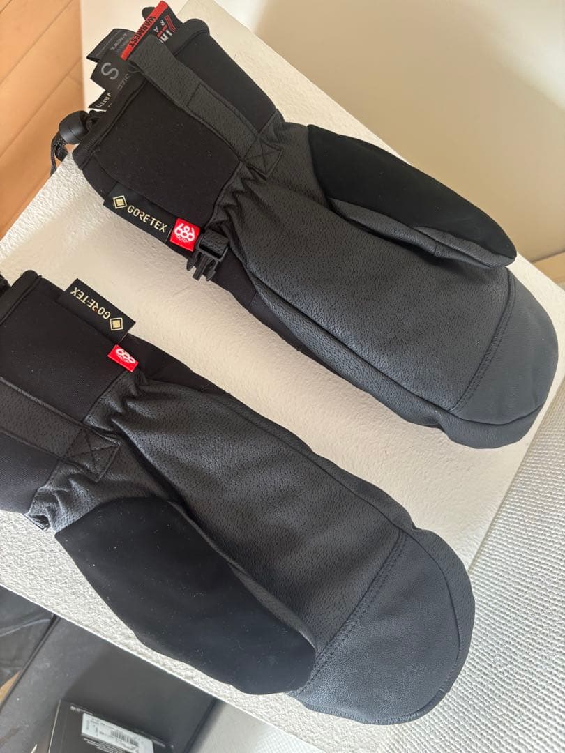 686 GORE-TEX スノーボード用グローブ ブラック　レディスS