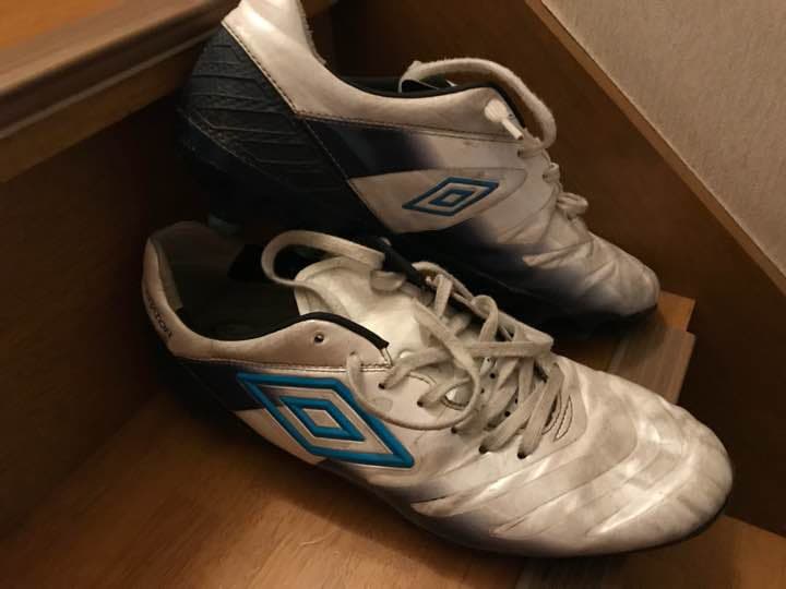 サッカースパイク アンブロ プロ