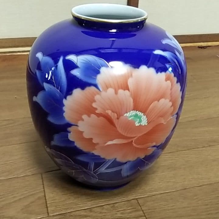 有田焼　深川製磁　染錦牡丹紋　花瓶　壷