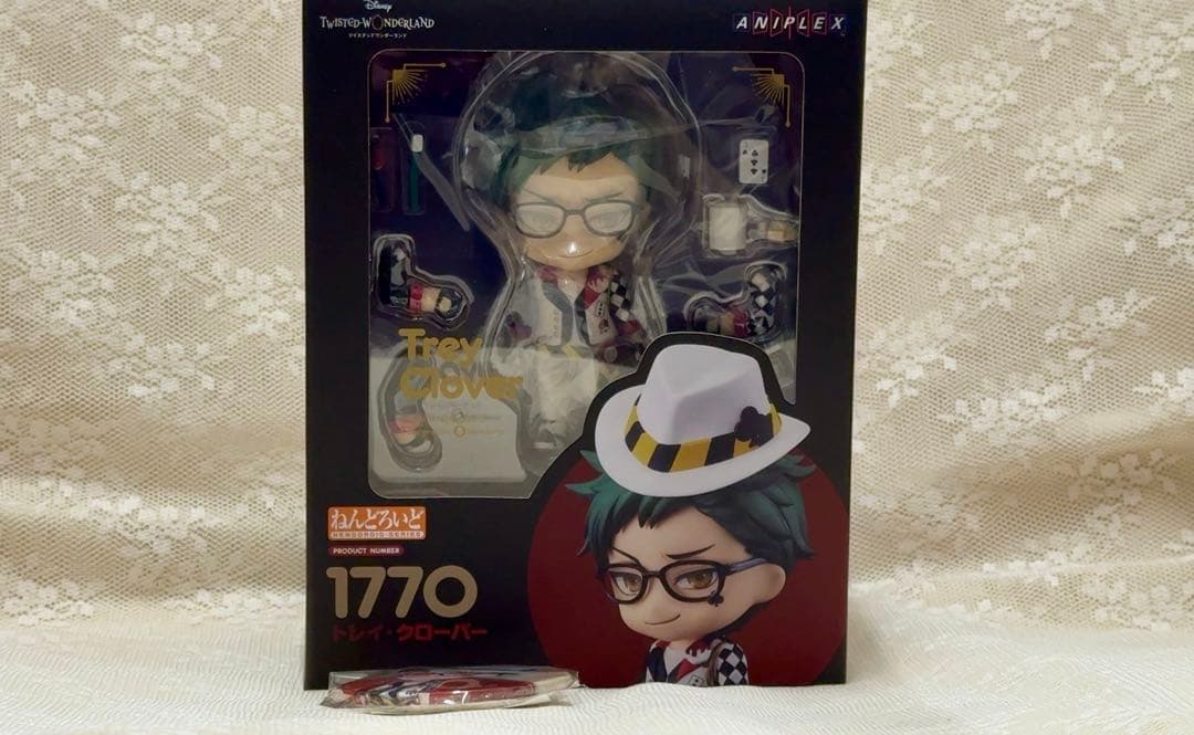 特典缶バッジ付き　ツイステ　ねんどろいど　トレイ・クローバー　新品未開封