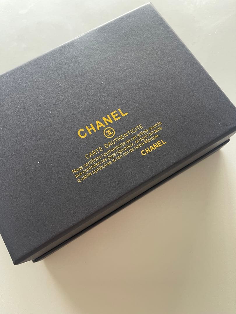 CHANEL ブラックショルダーバッグ キルティング