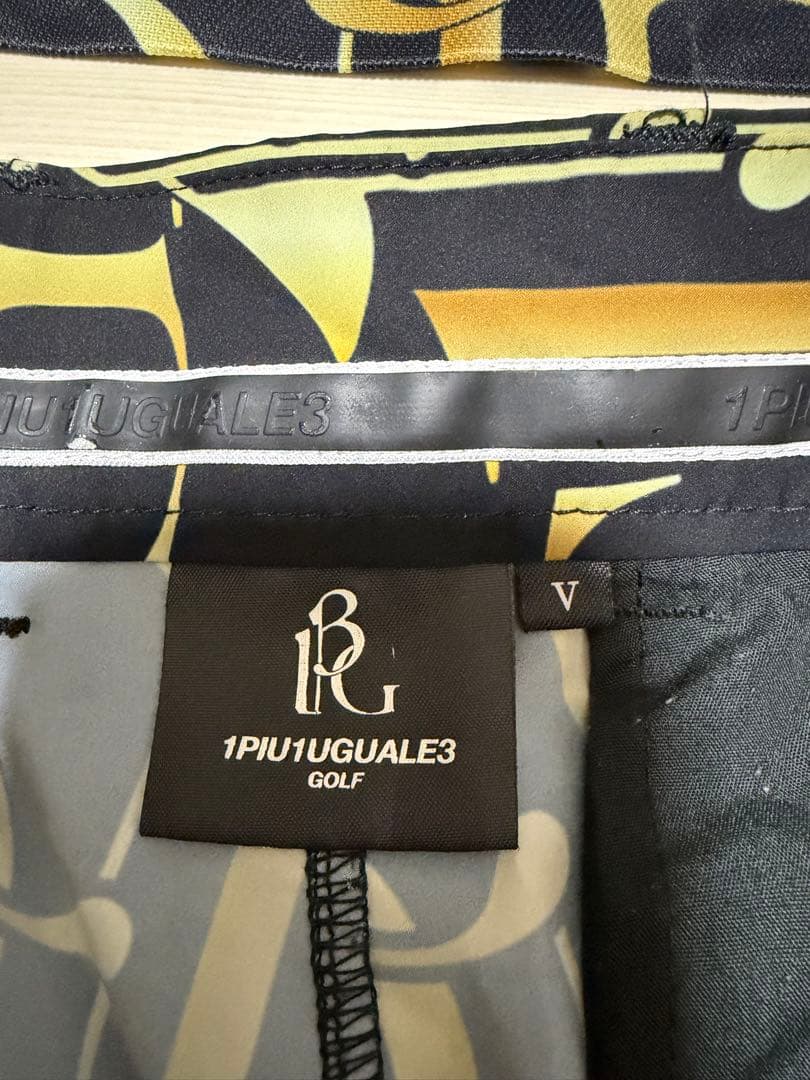 1PIU1UGUALE3 GOLFポロシャツとショートパンツのセットアップ