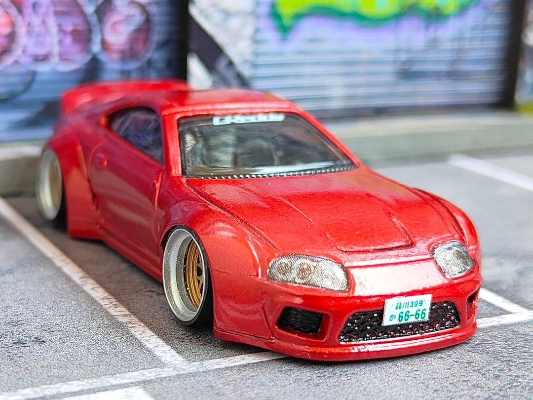 トミカ改造 トヨタ 80スープラ オーバーフェンダー 赤 深リムホットウィール