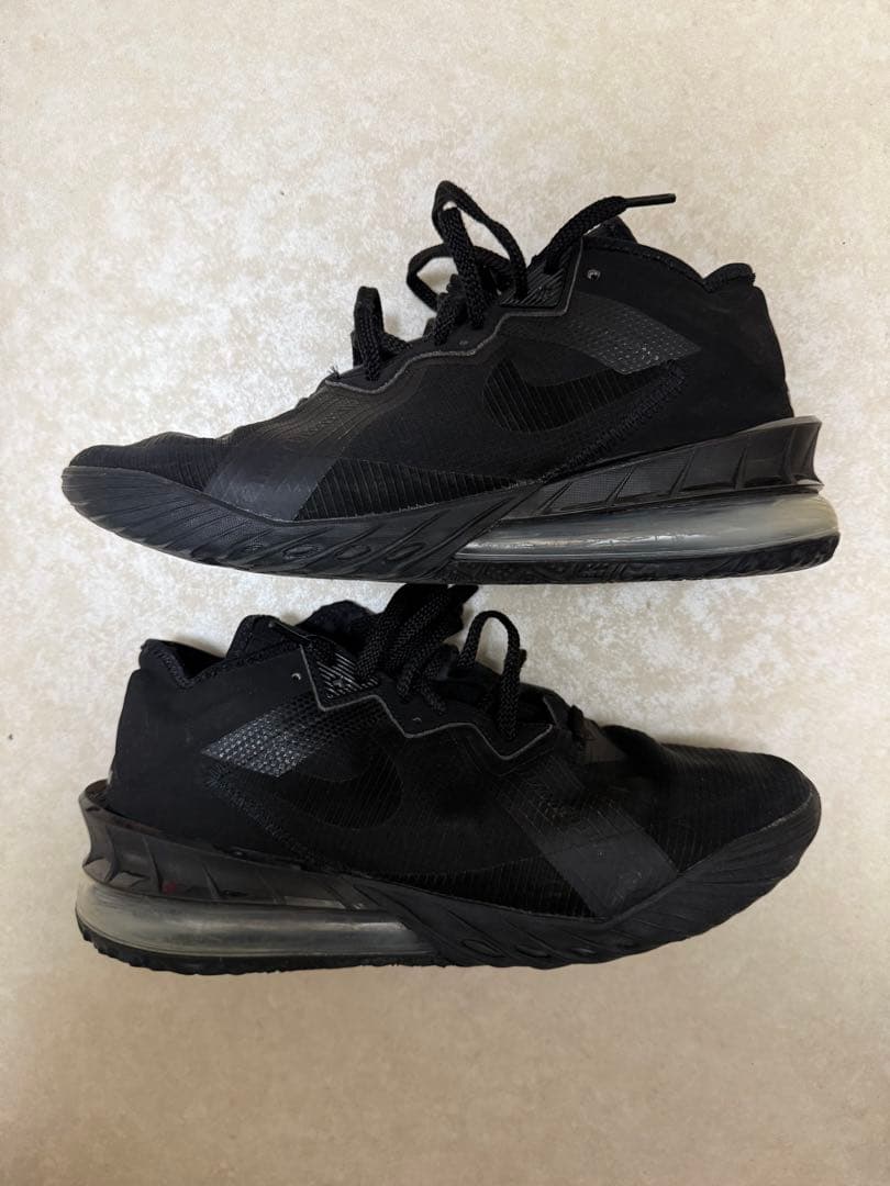 シューズ(男性用) Nike Lebron18 Low