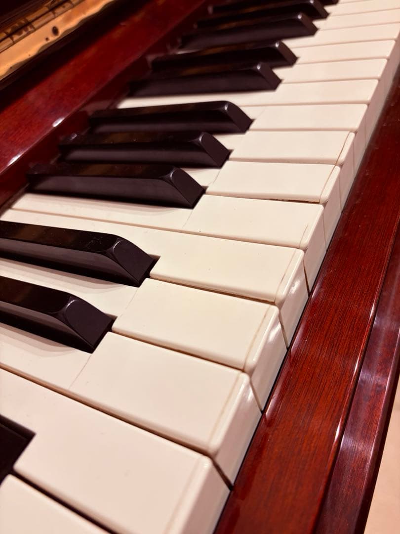 KAWAI アップライトピアノ バーチの木目