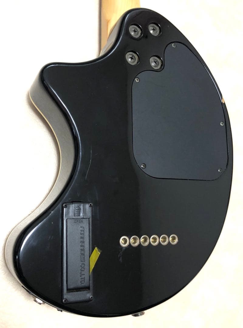 【美品】ZO-3GF 3TS アンプ内蔵ギター ディストーションSW付 ケース付