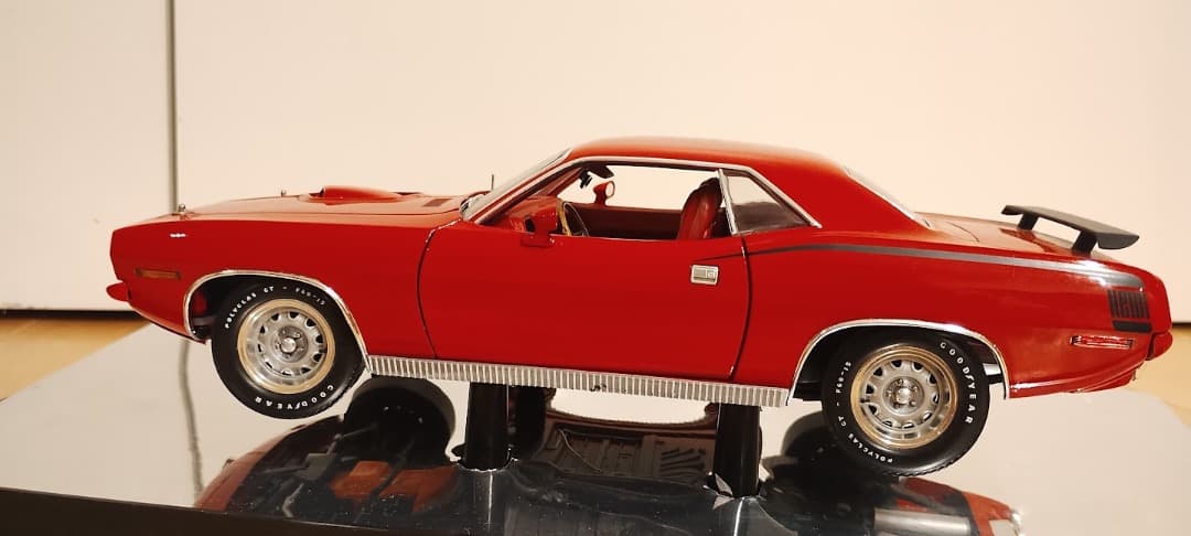 1970 PLYMOUTH HEMI 'CUDA 1/18 クーダ MOPAR