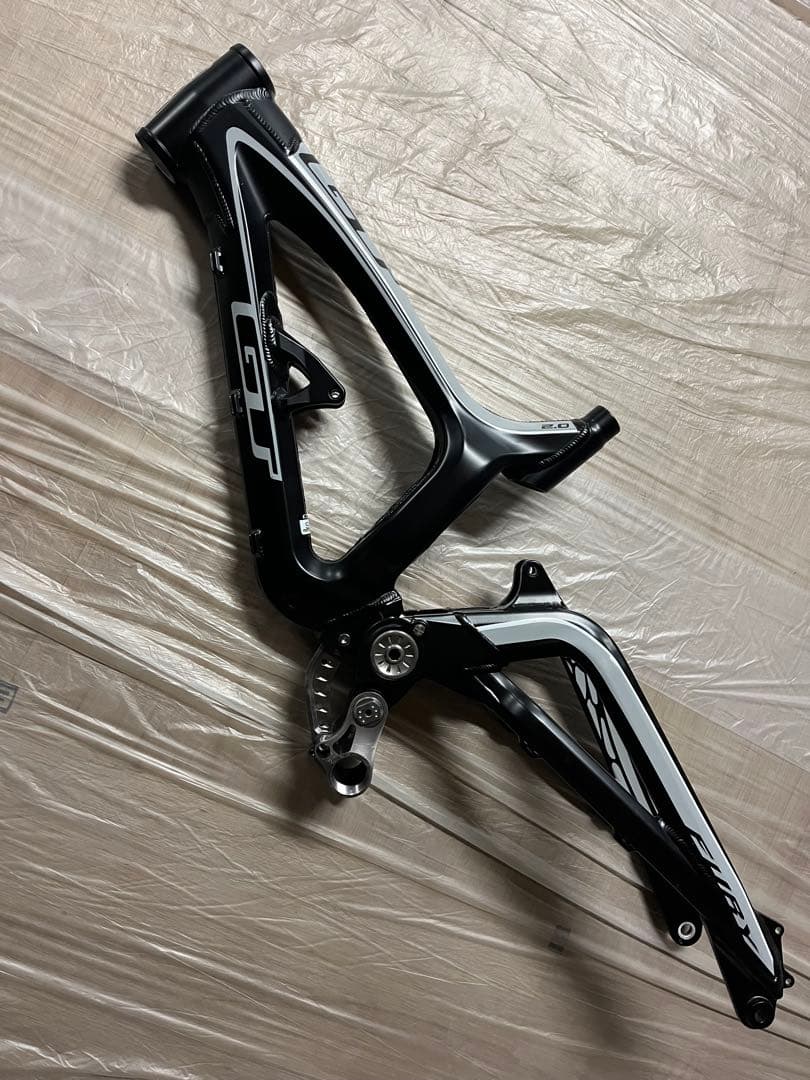 新品　GT FURY 2.0