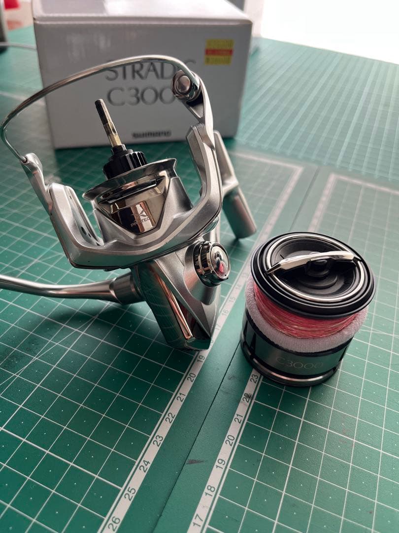 SHIMANO STRADIC19 C3000 スピニングリール