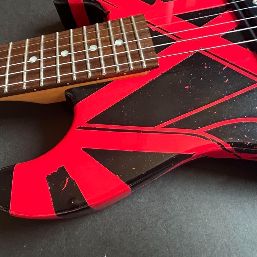 VHⅡ　Black ＆Red 風のミニ・ギター。 １６日までの底値！