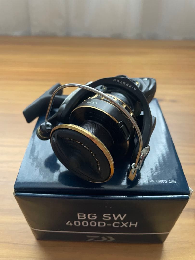 さ*ら様 【美品】ダイワ　BG SW 4000D-CXH ベスト用ポーチ付き