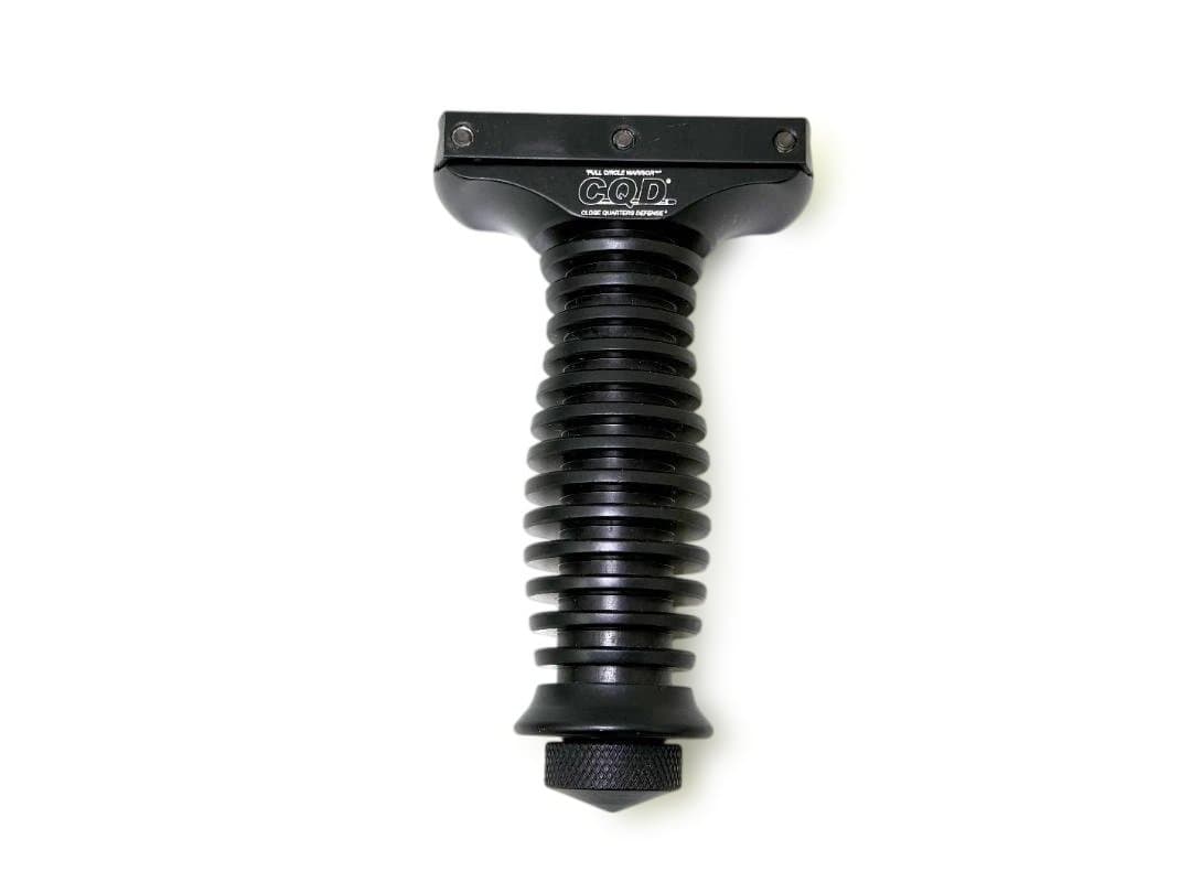 実物 CQD フォアグリップ 中古品