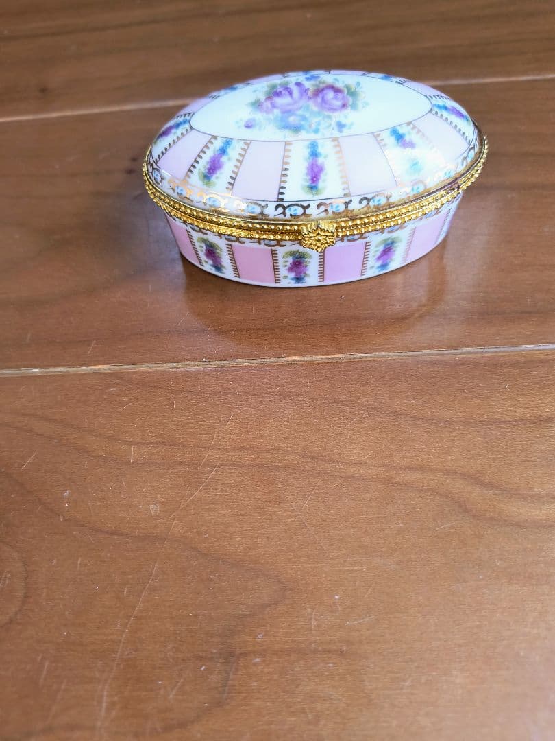 リモージュボックス　ビンテージアンティーク　陶器製花柄小物入れ