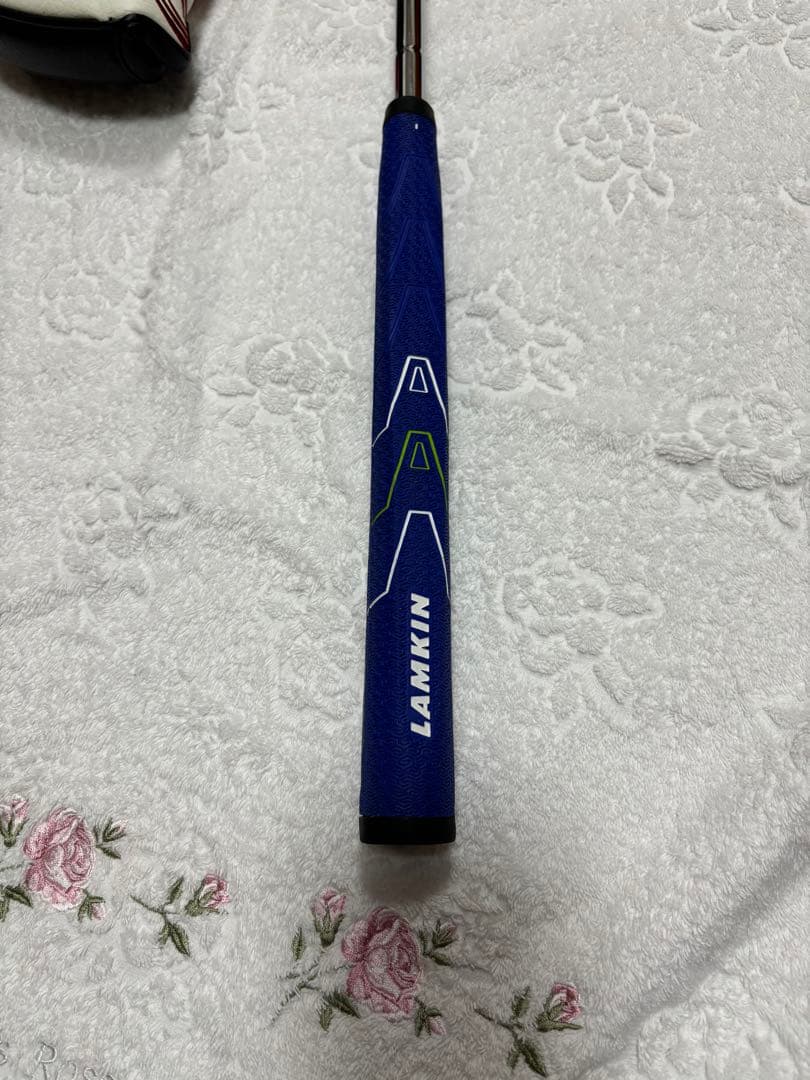 ホワイトホットOG Vラインパター