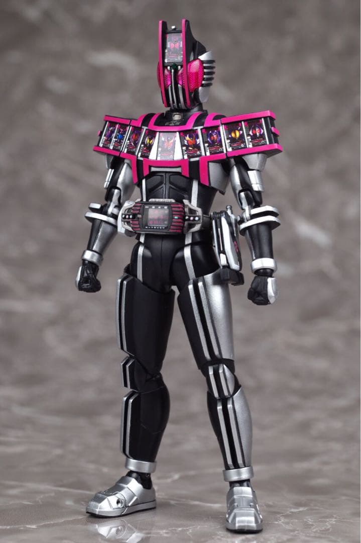 S.H.フィギュアーツ(真骨彫製法) 仮面ライダーディケイド コンプリートフォー
