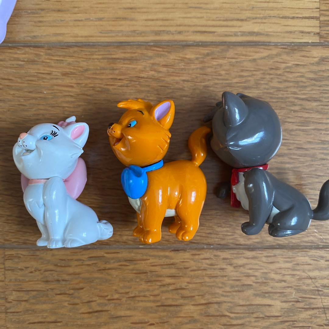 ディズニーマリーフィギュア