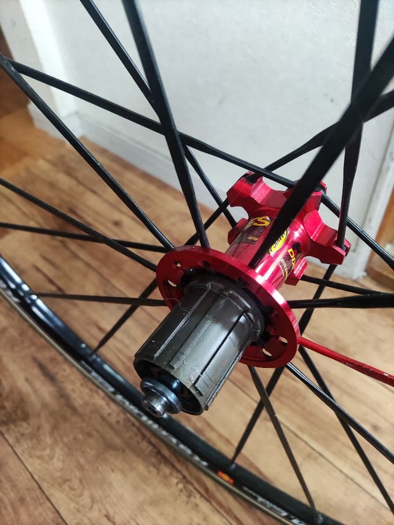 Mavicチューブラーホイール。非常に軽量です。登山に適しています。