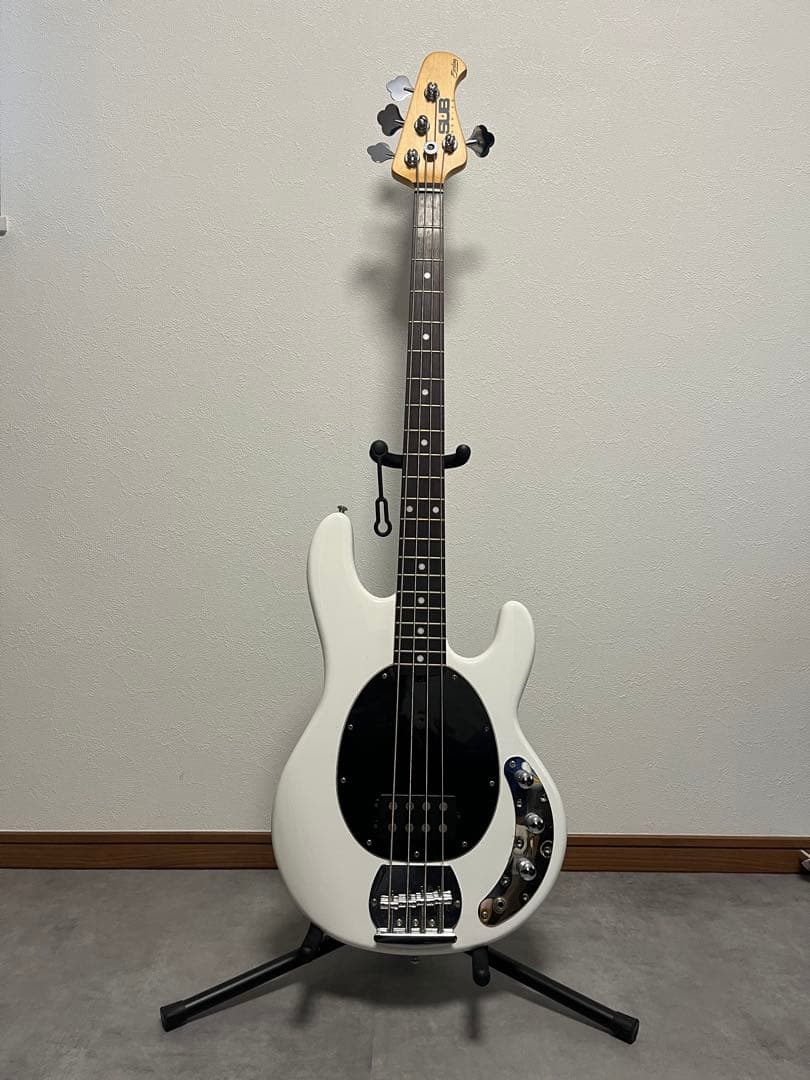 Sterling by MUSICMAN SUB Series チューナー付